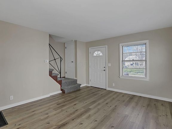 5th image of 406 Beechtree Rd