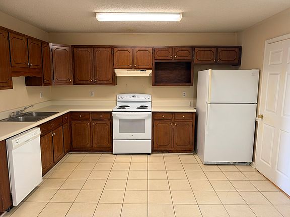 3rd image of 2550 Barnesdale Way