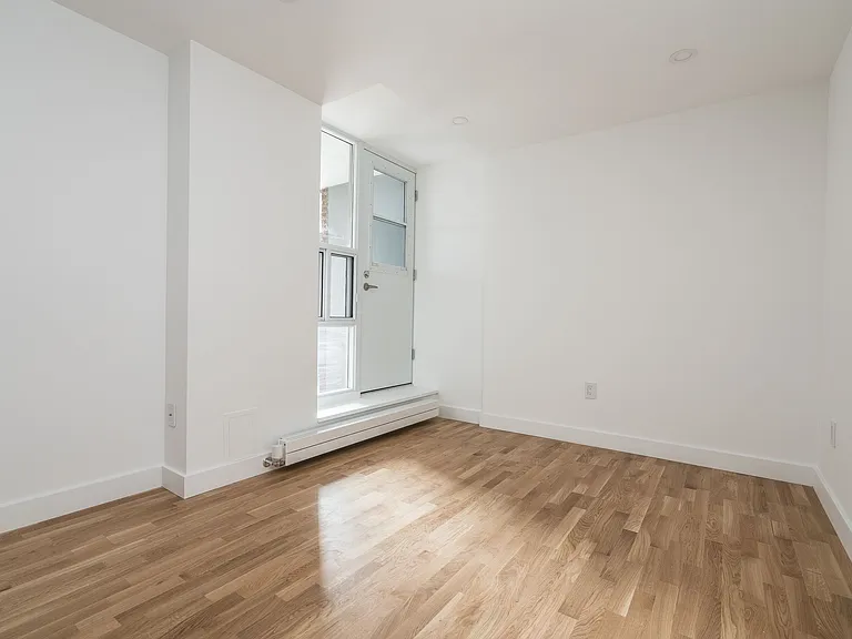 230 Oak St — Photo 27