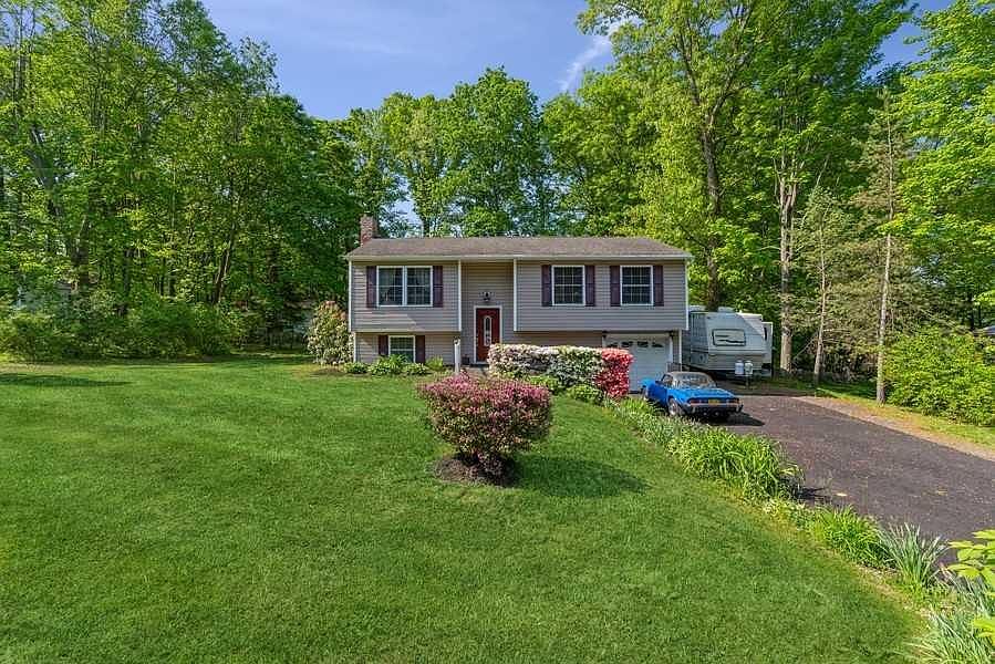 1st image of 46 Vermont Dr