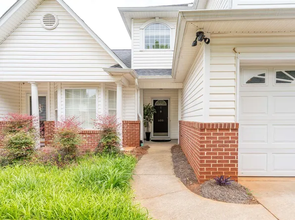 608 Glassyrock Ct, Greer, SC 29650