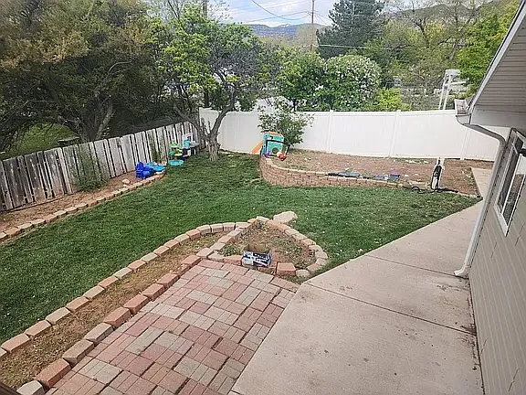 514 Pinecone Dr — Photo 4