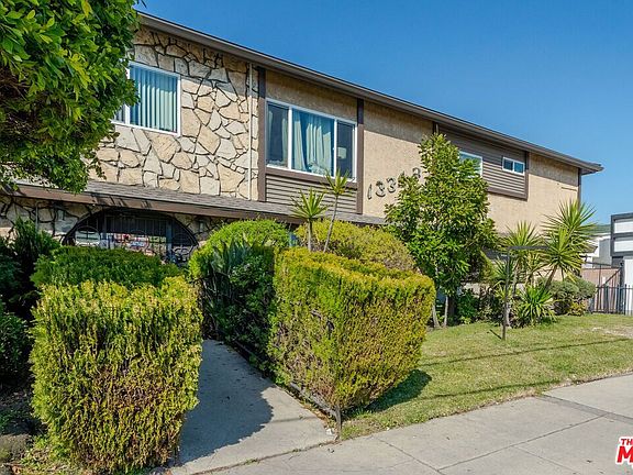 2nd image of 13343 Victory Blvd #11