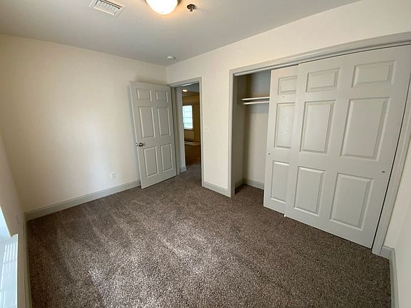 5th image of 505 E Rollins St #101