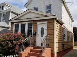 91-11 246th St, Jamaica, NY 11426