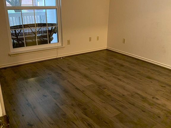 2nd image of 1532 Lincoln Way APT 103