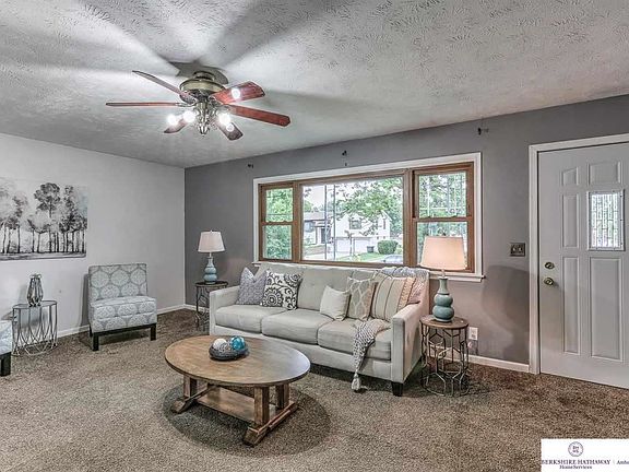 3rd image of 8815 S Glenview Dr