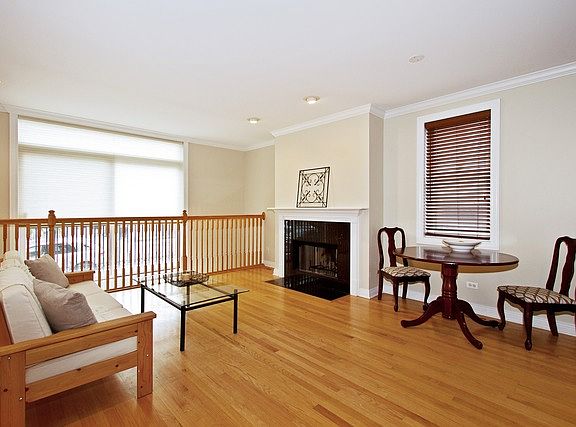 4th image of 2816 N Rockwell St APT 1S