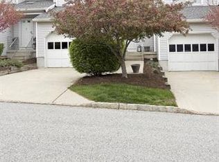 437 Chapman Ct, Hackettstown, NJ 07840