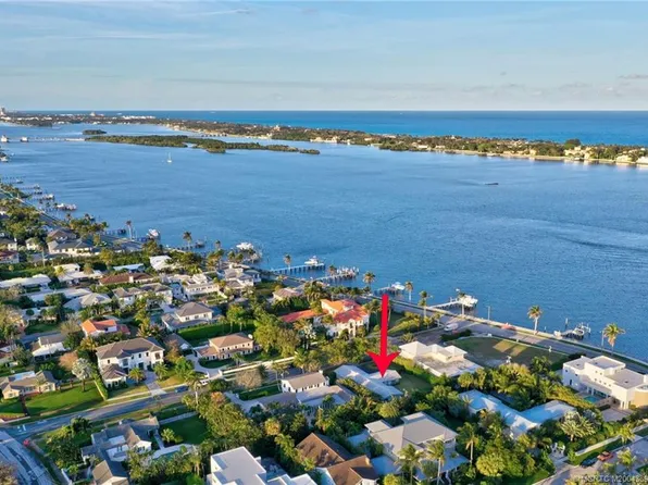 122 Bloomfield Dr, West Palm Beach, FL 33405