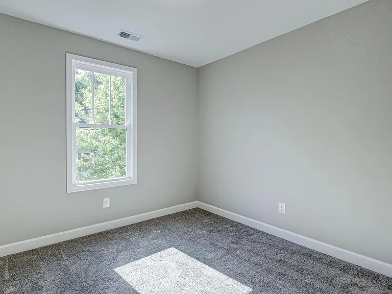 154 Lincoln Place Cir — Photo 14