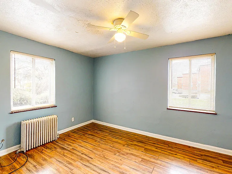 1652 Summit Rd #2 — Photo 11