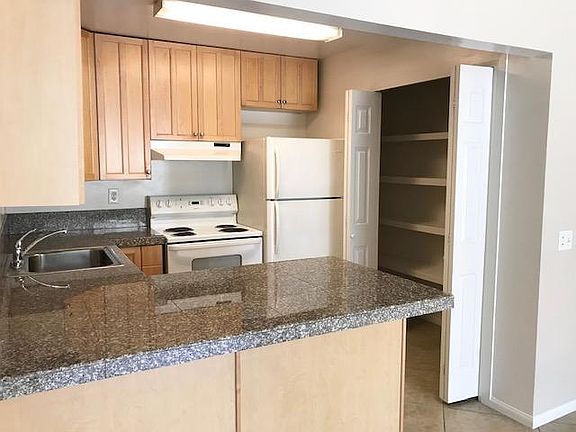 4th image of 250 S Sierra Ave #1