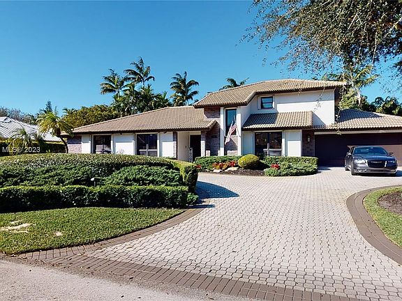 5th image of 17650 SW 80th Ct