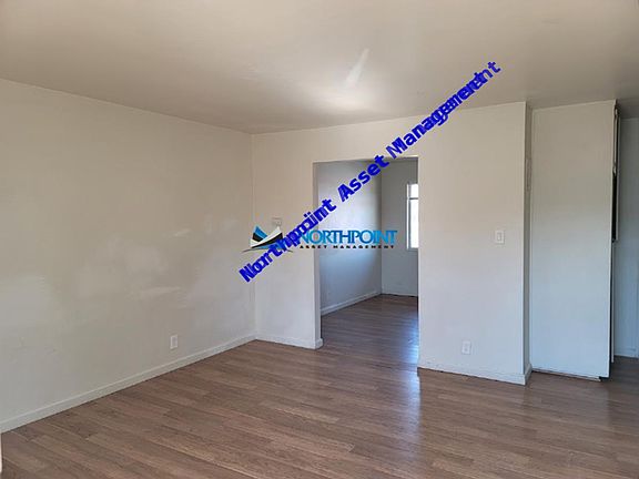 4th image of 3720-3740 Astoria St #7