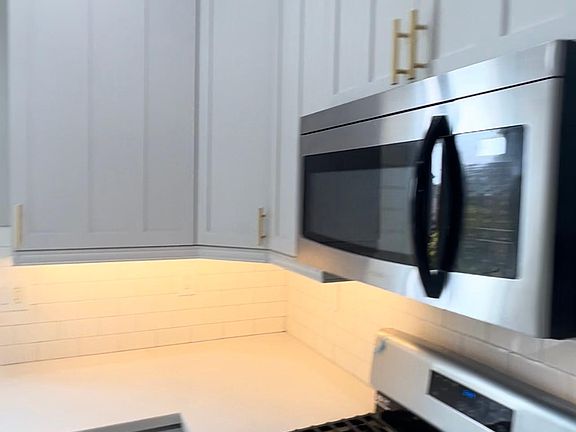 5th image of 533 Flood Ave