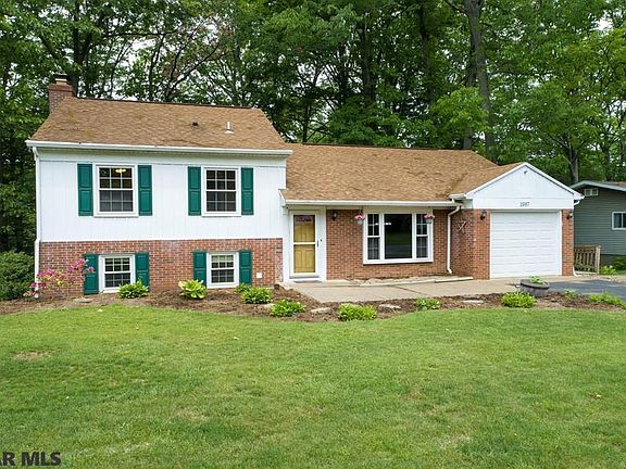 5th image of 1987 N Oak Ln
