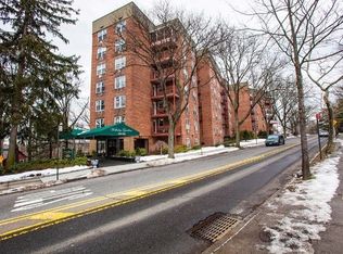 42-30 Douglaston Pkwy APT 7D, Little Neck, NY 11363