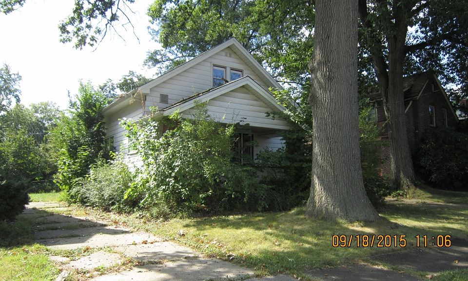 1st image of 351 Mistletoe Ave