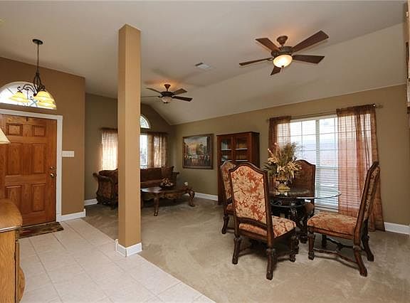 3rd image of 8637 Shadow Trace Dr