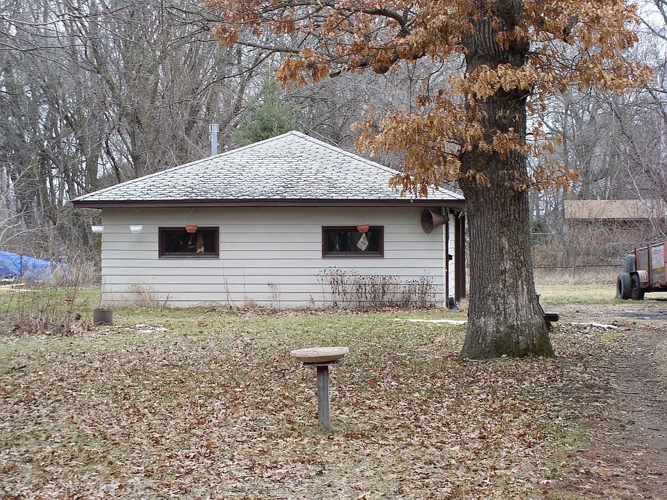 2nd image of 2097 Stillwater St