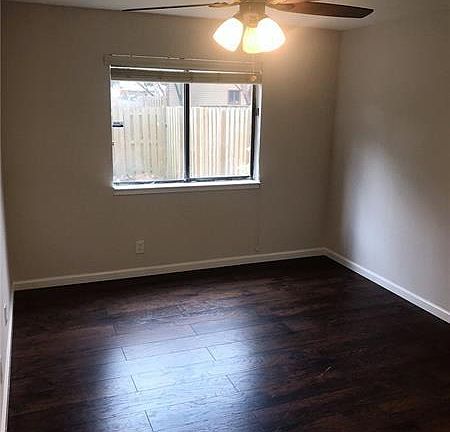 5th image of 11130 NW 38th St