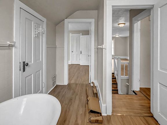 2nd image of 1120 Washington St #1/2