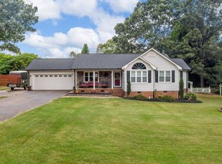 469 Cresthaven Dr, Boiling Springs, SC 29316