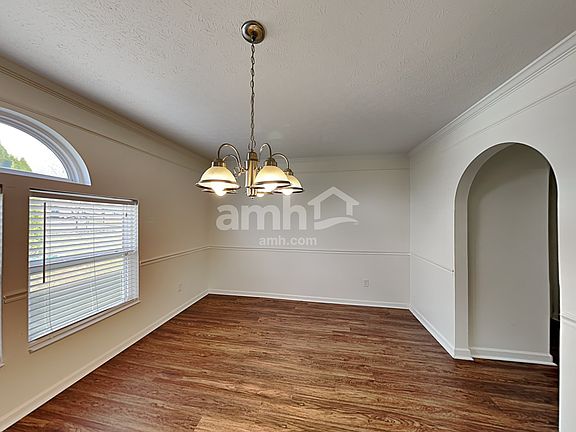 5th image of 125 Simsbury Ct