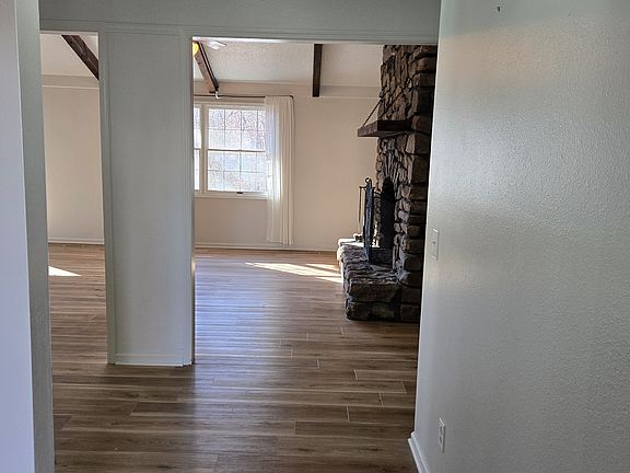 4th image of 6 Bacton Ln