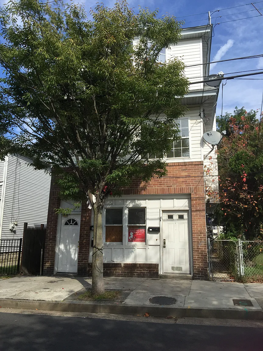 607 N Indiana Ave photo 1
