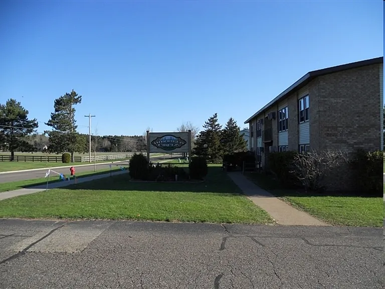 Woodfield Circle — Photo 44