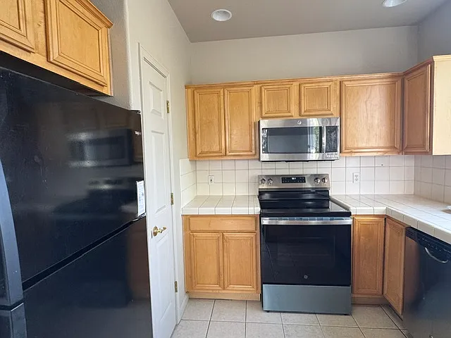 535 Warren Ct #1 — Photo 14