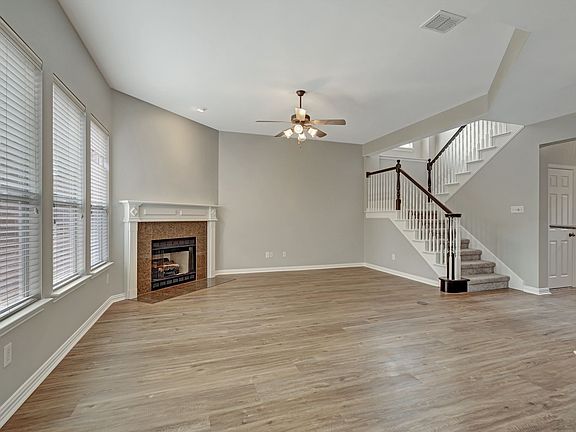 5th image of 210 Red Bluff Dr
