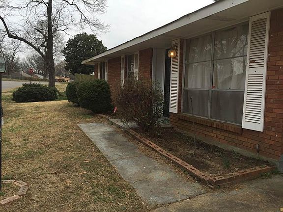 3rd image of 877 W Marigold Ln