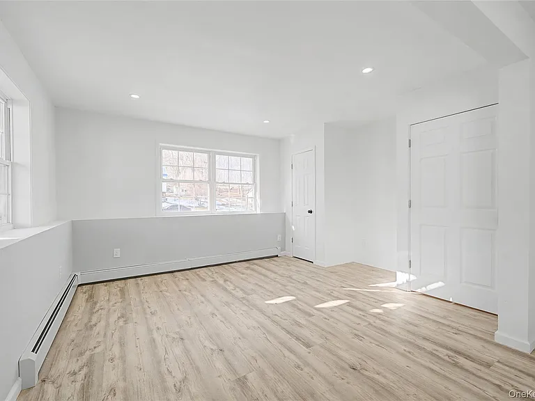 25 Clinton St — Photo 28