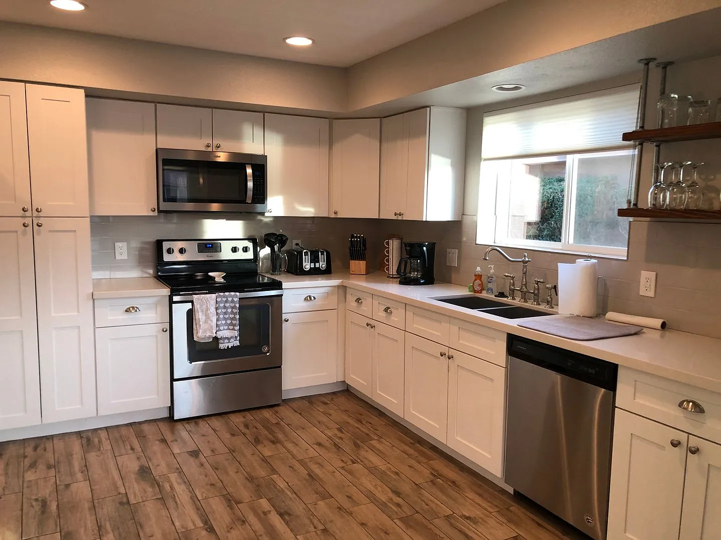 Updated home with lake views in Leisure World. A 45+ Active Adult Resort Community. Available May... — Photo 4