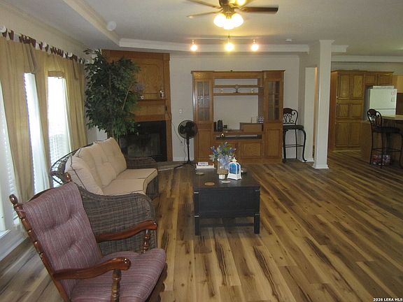 3rd image of 102 S Robin Hill View