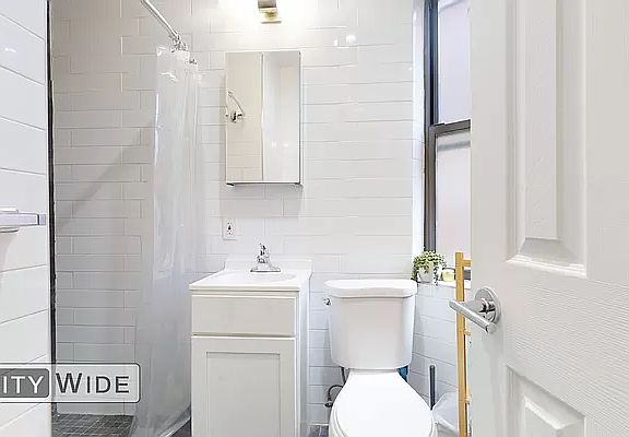 5th image of 170 Thompson St APT 4