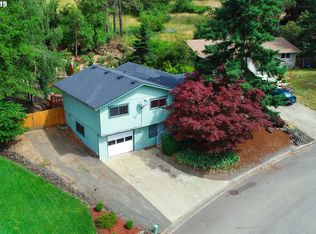 3102 NE Monterey Dr, Roseburg, OR 97470
