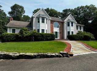 2 Landmark Dr, Bridgewater, CT 06752