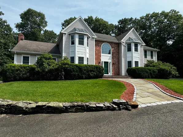 2 Landmark Dr, Bridgewater, CT 06752