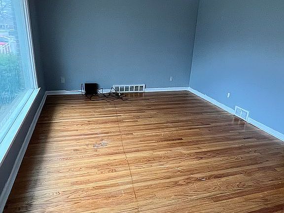 2nd image of 17163 Leslie Ave