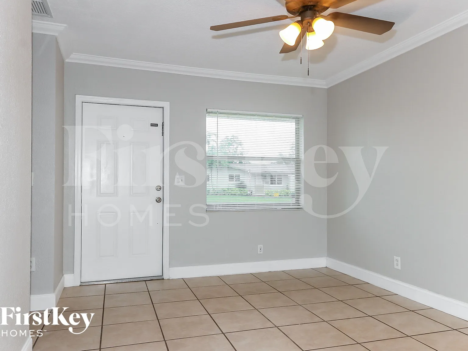 3 bed, 2.0 bath, 1039 sqft, $2,235 — Photo 4