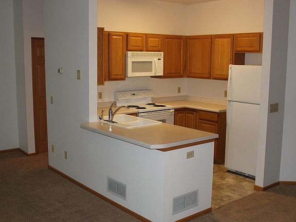2nd image of 705 Kingfisher Ln APT I