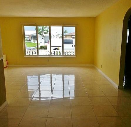 5th image of 4800 Mainland Dr