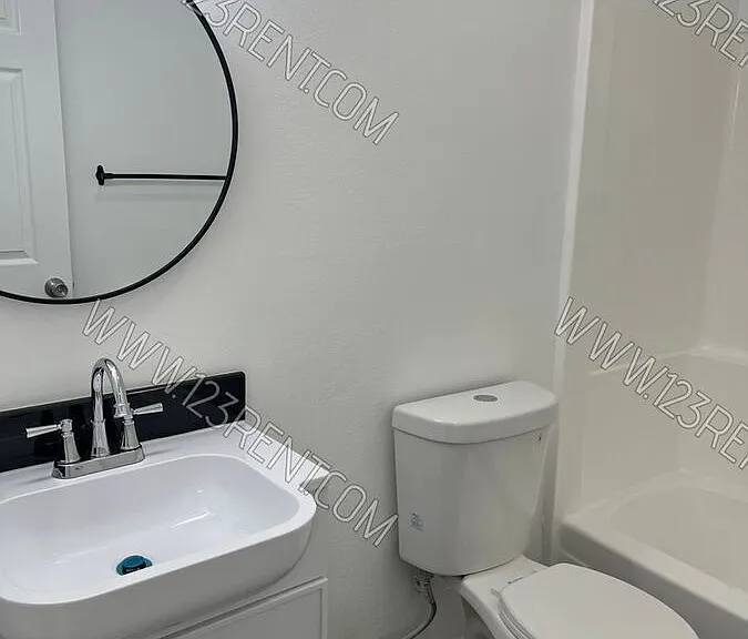 817 E Kildare St — Photo 11