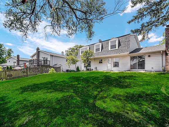 2nd image of 841 Oakwood Dr
