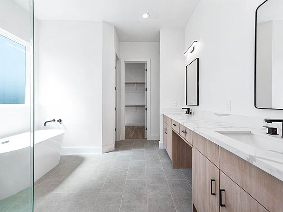 4th image of 3619 Bremond St
