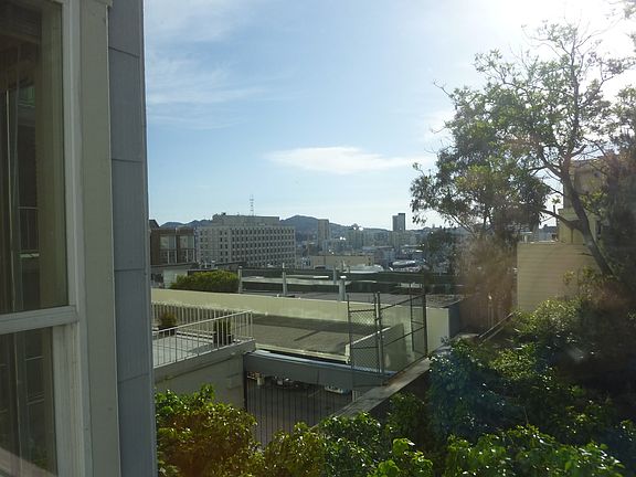 4th image of 1111 Jones St APT 1